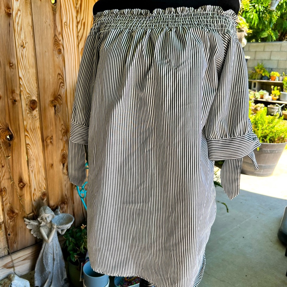 J FOR JUSTIFY WOMEN SIZE M
